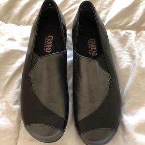 Munro Leather Loafers hardly worn